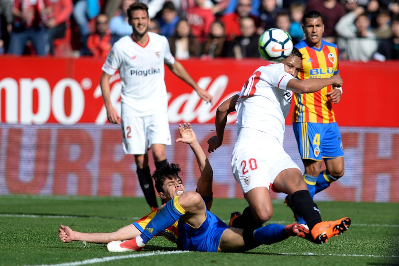 Sin embargo, el ataque comandado por el colombiano Luis Muriel no fue efectivo contra la defensa valenciana, que contó con el argentino Ezequiel Garay y el colombiano Jeison Murillo.