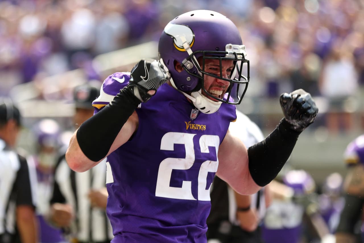 La NFL multa a Harrison Smith por golpear a Trubisky