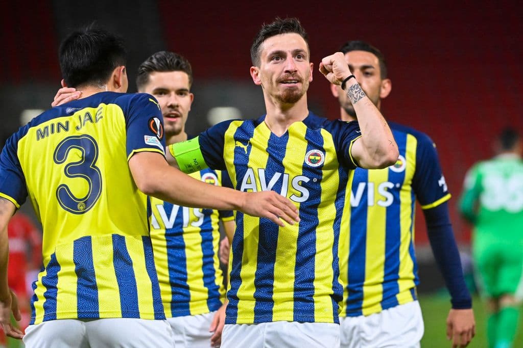 Fenerbahce goleó 3-0 al Royal Antwerp con anotaciones de Yandas, Meyer y Berisha en la fecha cuatro de la UEFA Europa League.
