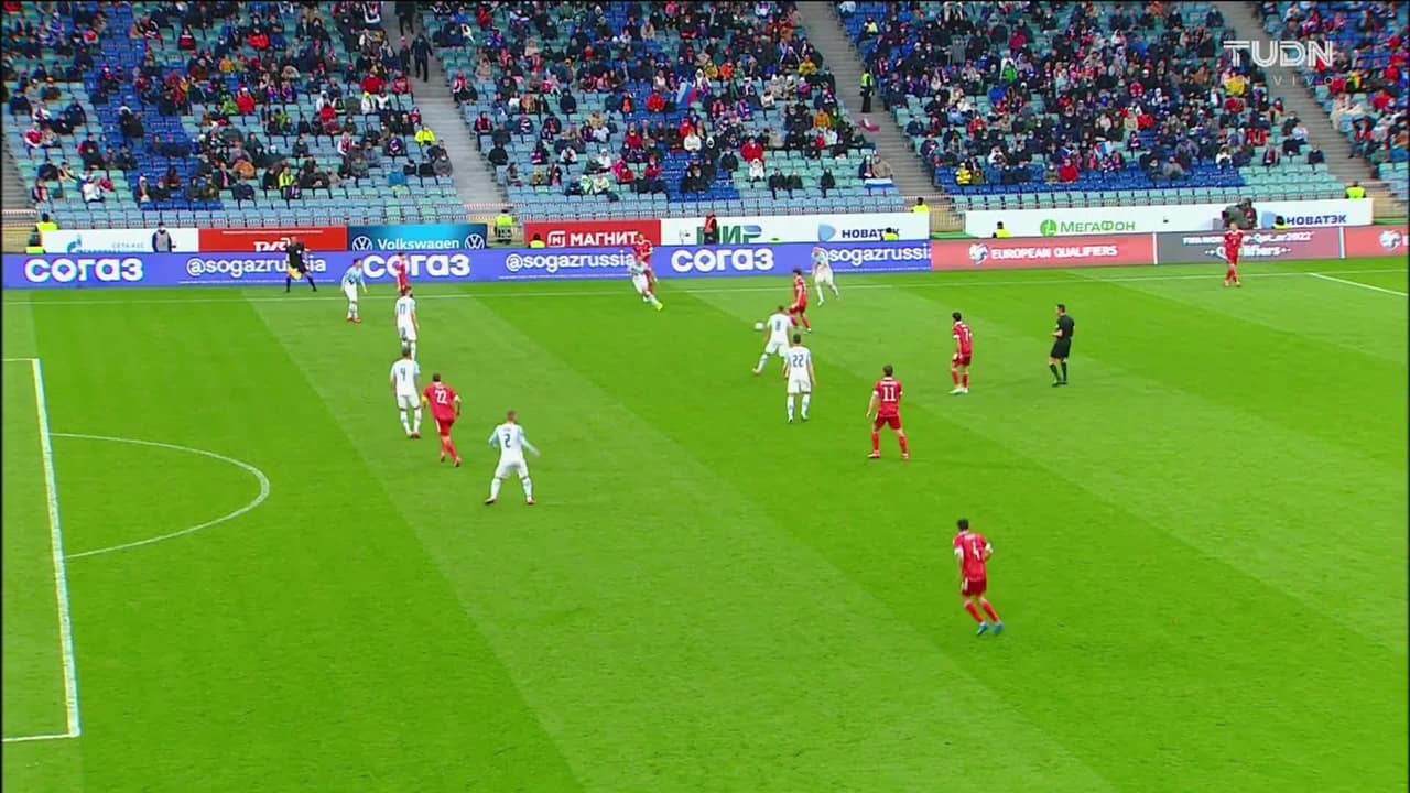 ¡TIRO ATAJADO! disparo por Vyacheslav Karavayev.