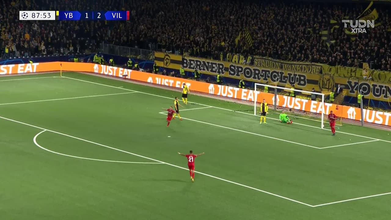 ¡TIRO ATAJADO! disparo por Arnaut Danjuma.