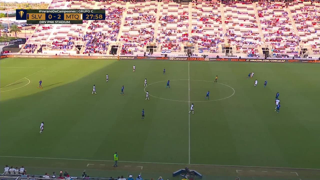 ¡TIRO ATAJADO! disparo por Kevin Reyes.