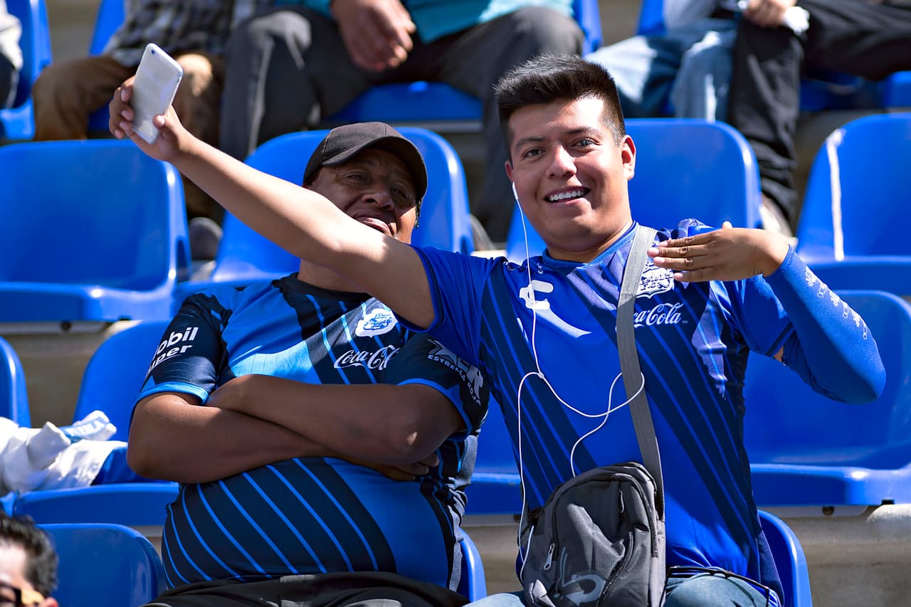 El colorido de la afición en la Jornada 15
