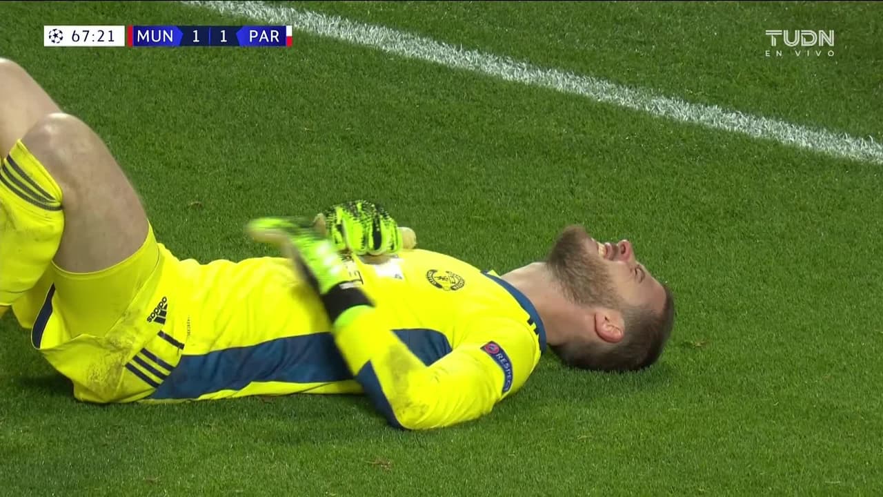 ¡TIRO ATAJADO! disparo por Mitchel Bakker.