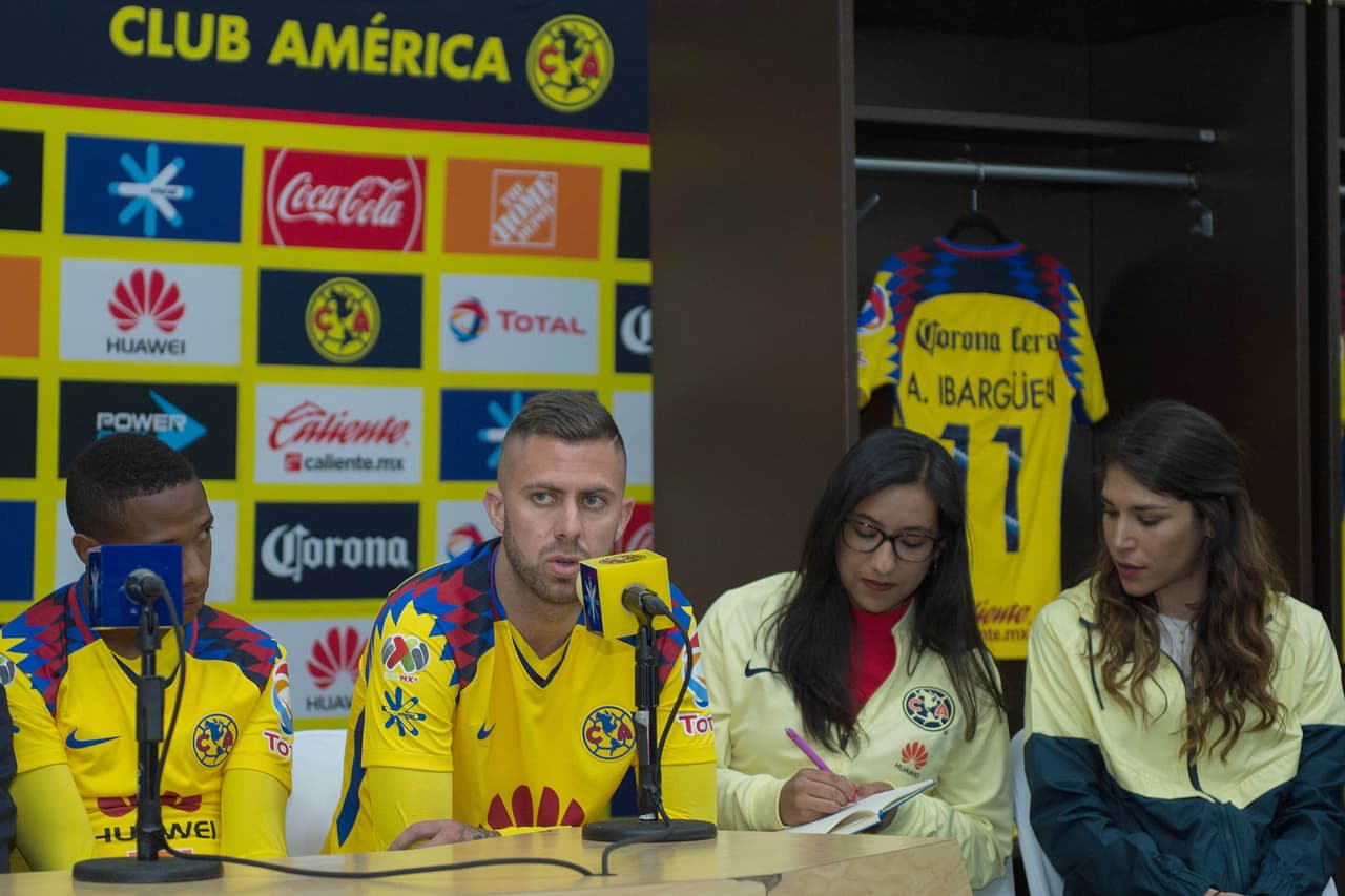 Las Águilas presentaron a unos muy sonrientes Joe Corona, Emanuel Aguilera, Henry Martín, Andrés Ibargüen y Jérémy Ménez como sus nuevos hombres para el Clausura 2018.
