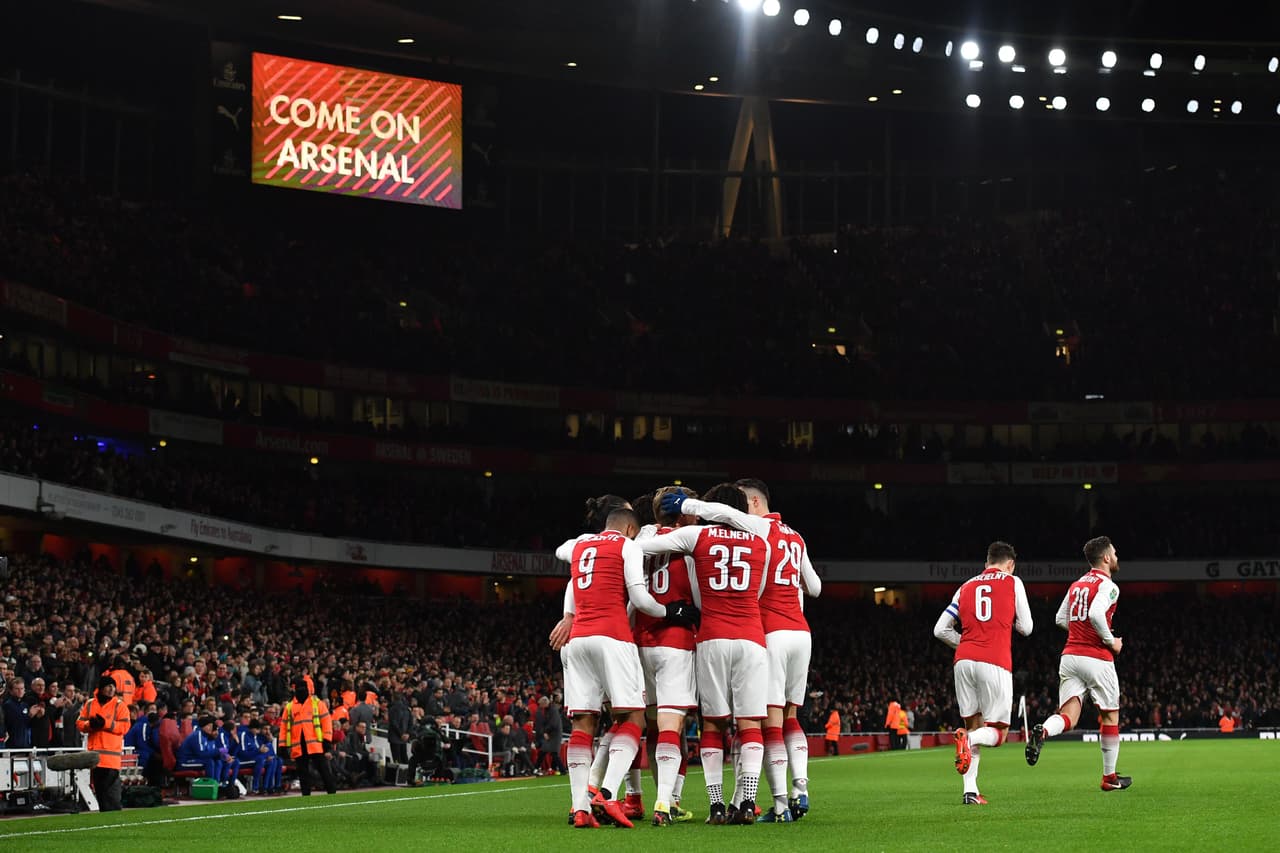 Al minuto 60 cayó el segundo gol por medio del suizo Granit Xhaka, quien apenas empujó el balón frente al arquero argentino Willy Caballero para poner el 2-1.