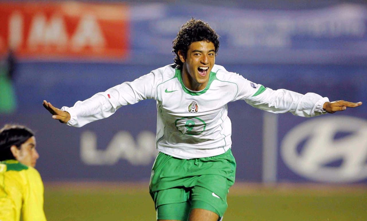 El primer elemento en ser vendido por Vergara fue Carlos Vela. Luego del gran Mundial Sub-17 del 2001 el delantero fue comprado por el Arsenal de la Premier League.
