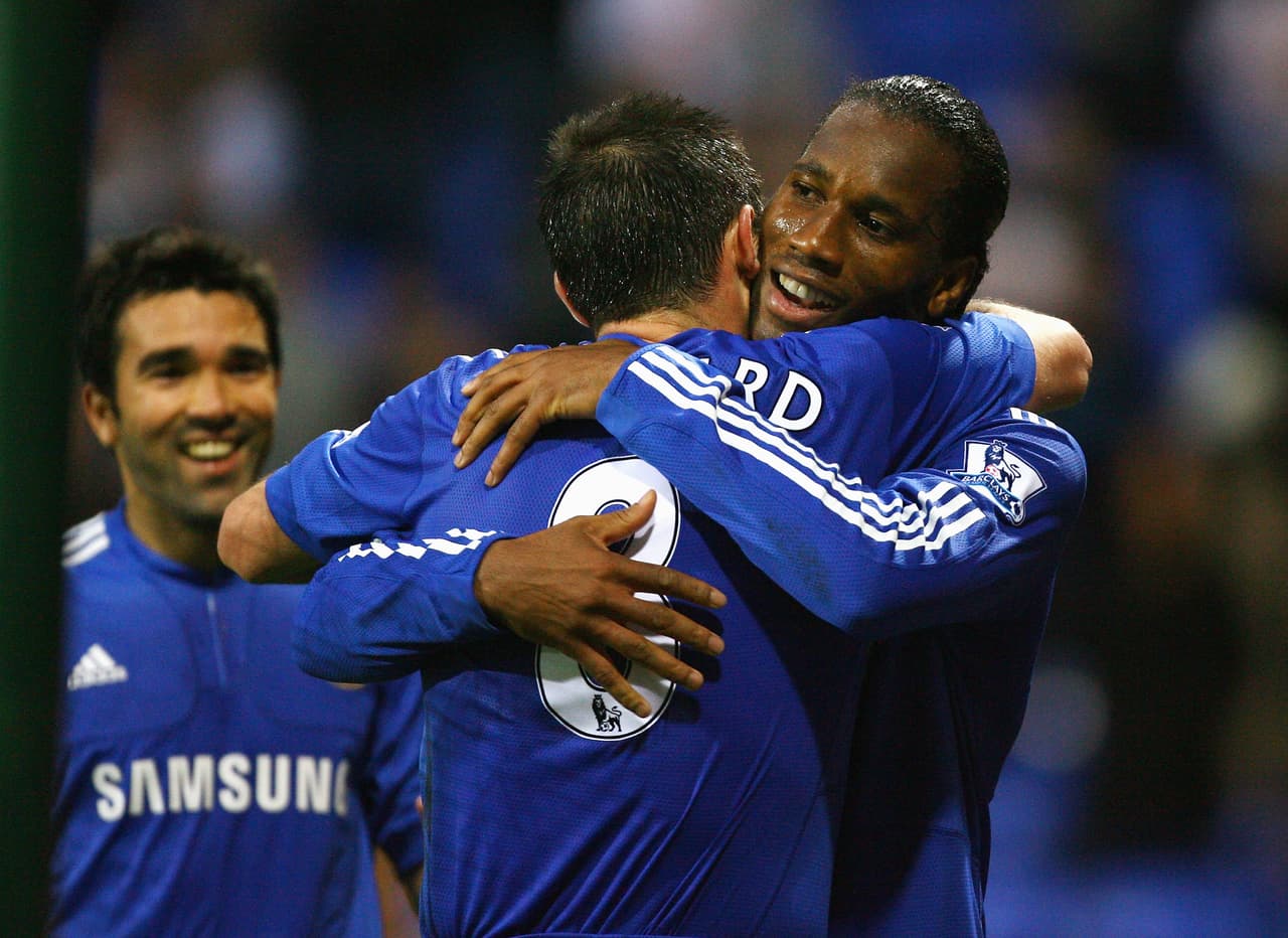 Chelsea F.C. (2009/10) - aunque con menos margen –solo un punto sobre el Manchester United– el equipo de Stamford Bridge se quedó con el título en esa temporada. Hull City, Sunderland, Fulham, Burnely, Stoke City y Tottenham (racha de seis juegos) fueron sus víctimas. A Drogba, Terry, Lampard, Michael Essien se les unieron jugadores como Michael Ballack, Salomo Kalou y Deco.