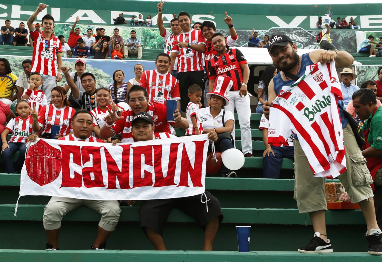 Así se vivió el colorido de la afición en la Jornada 11