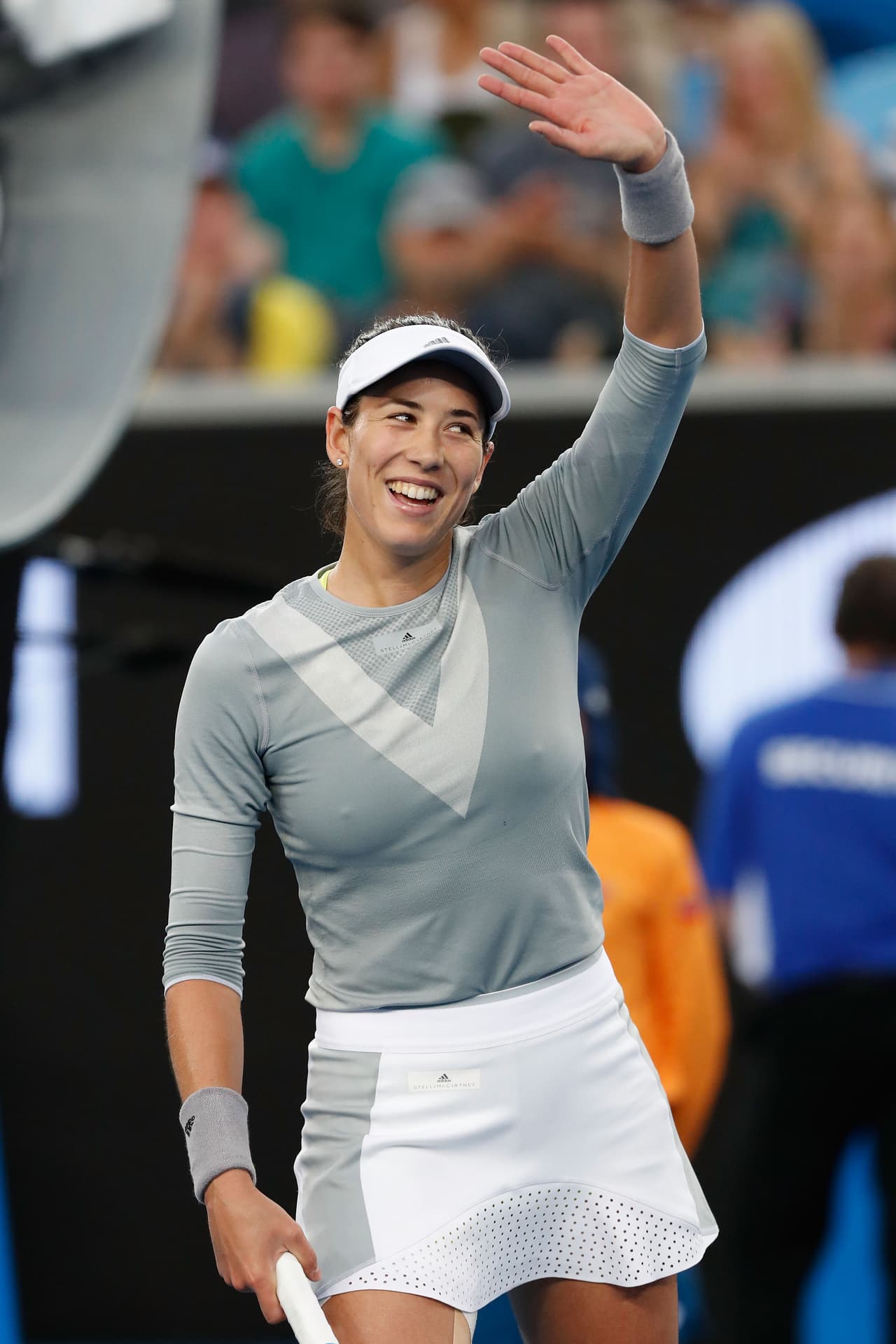 La hispano-venezolana Garbine Muguruza se despidió de Australia, pero no sin dejar un rastro de esa belleza latina que, mezclada con su talento, la hacen sobresalir. Una sonrisa y cuerpo atlético que brillan.