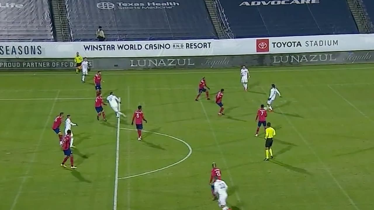 Pizarro y Pipita ya se entienden… Gran jugada que rechaza el portero