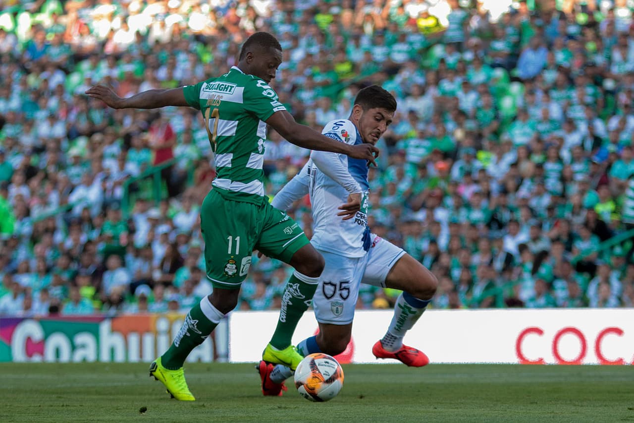 Al final, los verdiblancos pudieron aguantar los embates de los Tuzos y estos no fueron capaces de sacarle provecho a medio partido con un jugador más y firmaron un amargo empate sin goles.