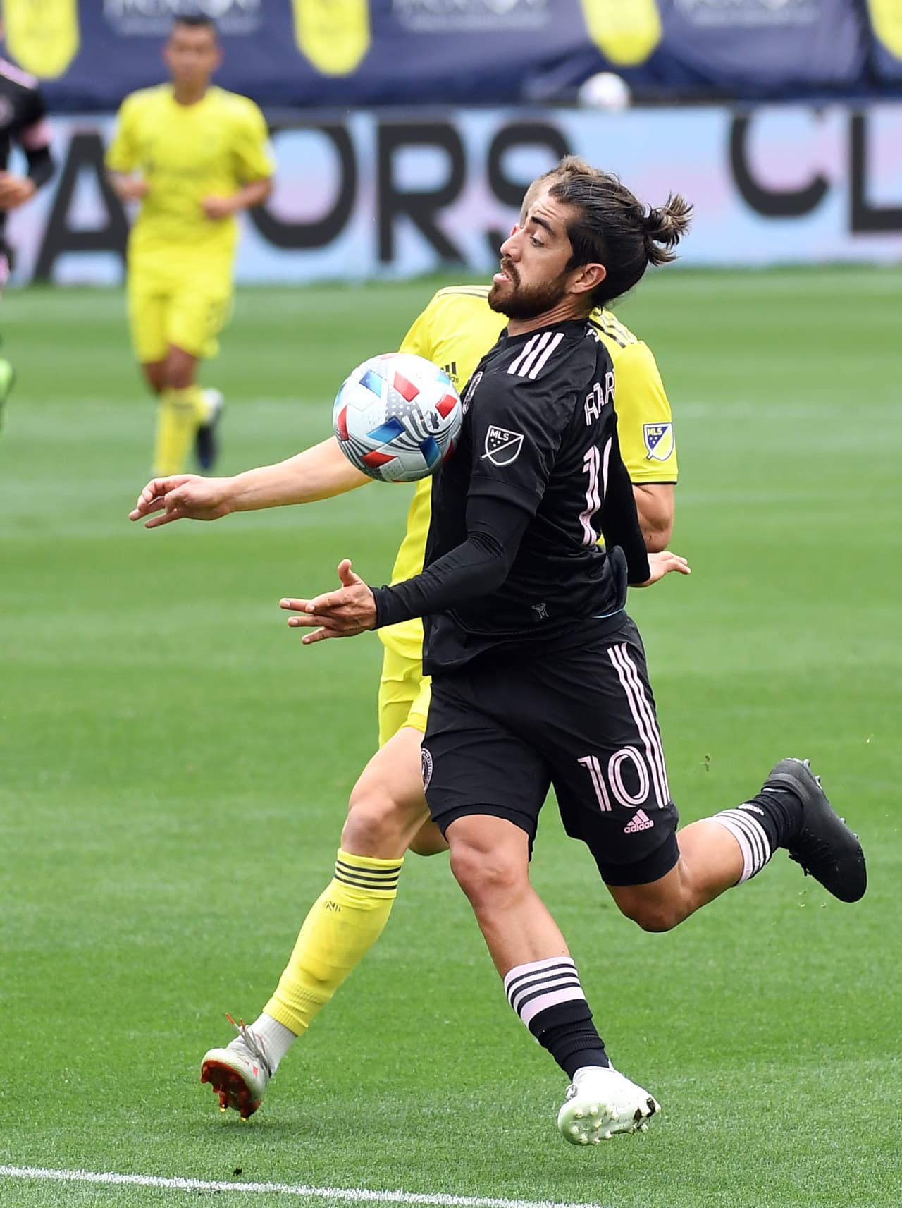 En un olvidable encuentro, Nashville SC e Inter Miami (sin los hermanos Gonzalo y Federico Higuaín) empataron sin goles en uno de los encuentros del domingo.
<br>