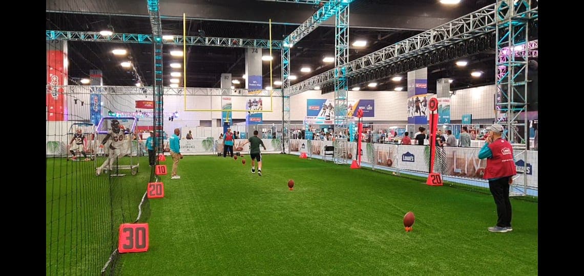 Falta menos de una semana para vivir la pasión del Super Bowl LIV entre Chiefs y 49ers pero la afición ya disfruta al máximo de la NFL Experience.