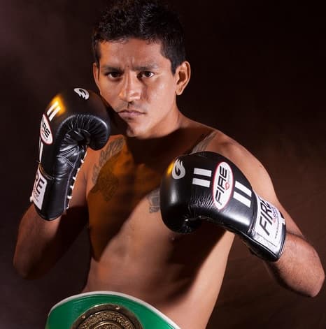 'Sugar' Salgado con todo en Tailandia.