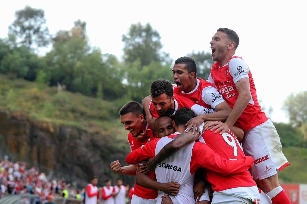 La fiesta de los locales parecía darles confianza y convicción de poder obtener la victoria para acercarse al liderato, pues por ahora es tercero.