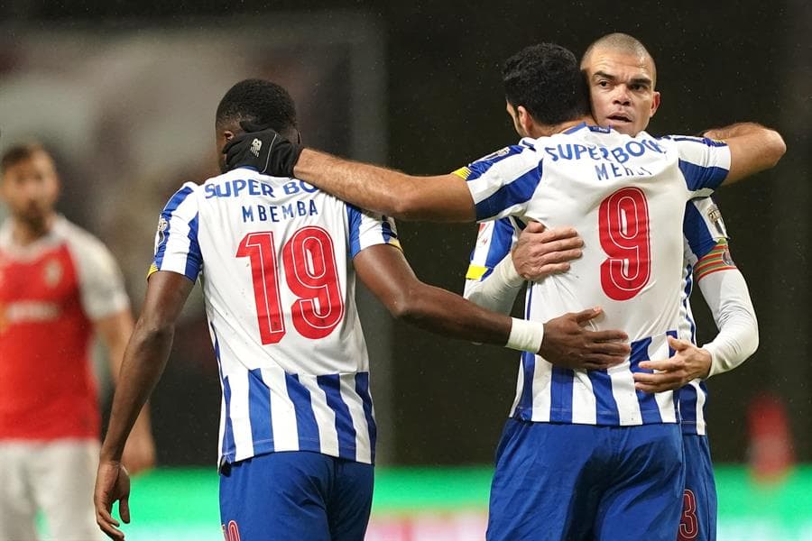 Se empata la semifinal entre el Porto y el Sporting Braga 1-1 en la Copa de Portugal. Mehdi Taremi le daba la victoria a los 'Dragones Azules', pero fue ya al minuto 112, cuando Fransergio Barbosa anotó el gol que salva a su equipo y le da esperanza para la semi de vuelta, que se juega el tres de marzo.