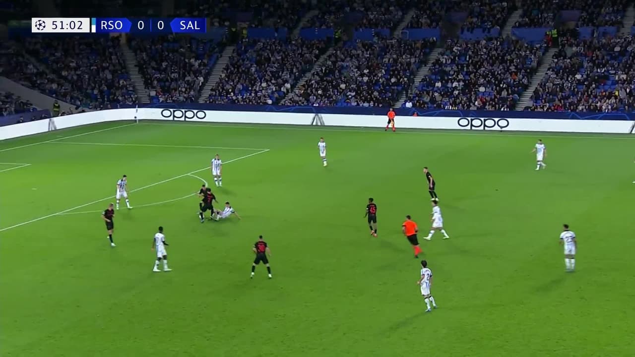 ¡TIRO ATAJADO! disparo por Nicolás Capaldo.