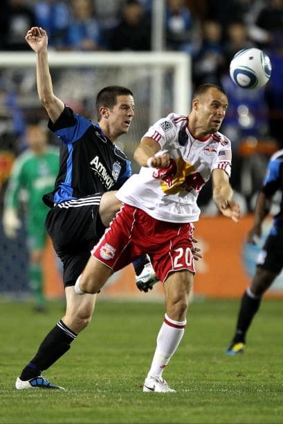 Y con un gol de Joel Lindpere, los Red Bulls se llevó la primera victoria en la serie con San José.