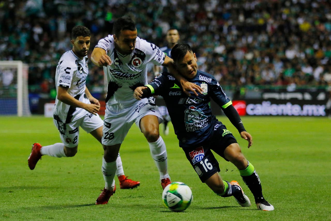 Pero a pesar de la copiosa generación de ocasiones de gol, los locales acusaron mala puntería y pocos recursos para culminar las jugadas de cara a la puerta, y lo pagarían caro.