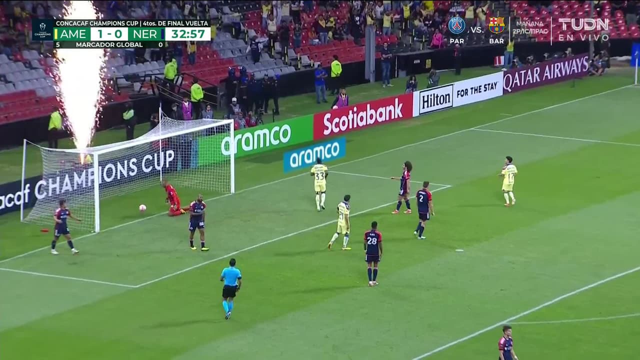 ¡GOL!  anota para América. Julián Quiñones