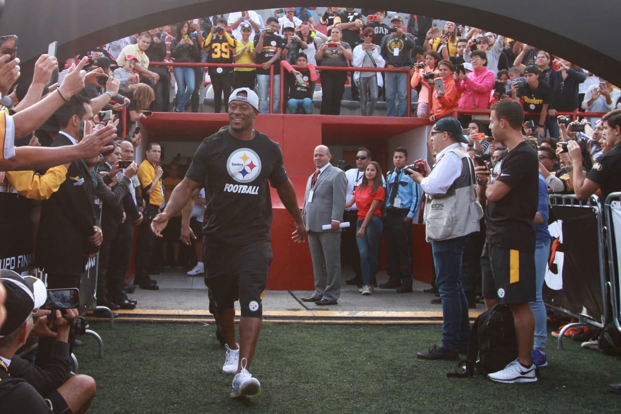 Jóvenes y niños acudieron a las clínicas impartidas por leyendas de los Steelers en México. Checa las mejores tomas.