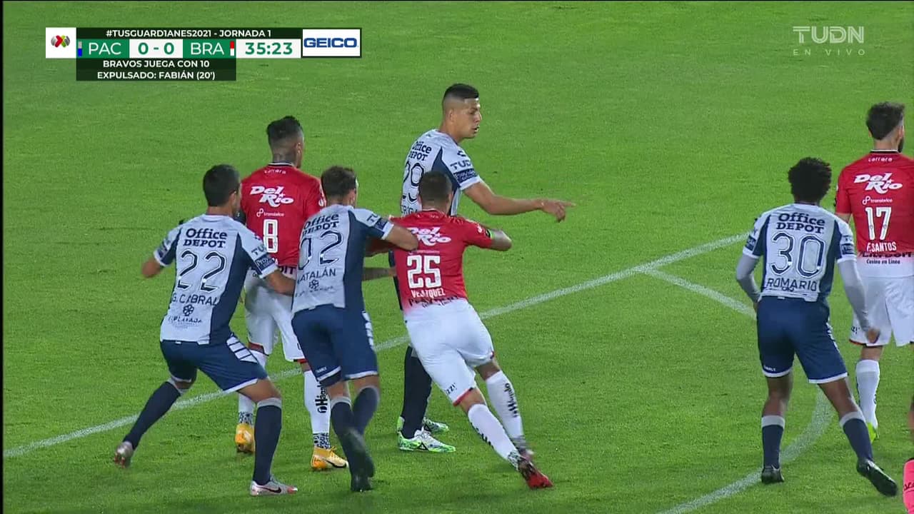 ¡TIRO ATAJADO! disparo por Dario Lezcano.