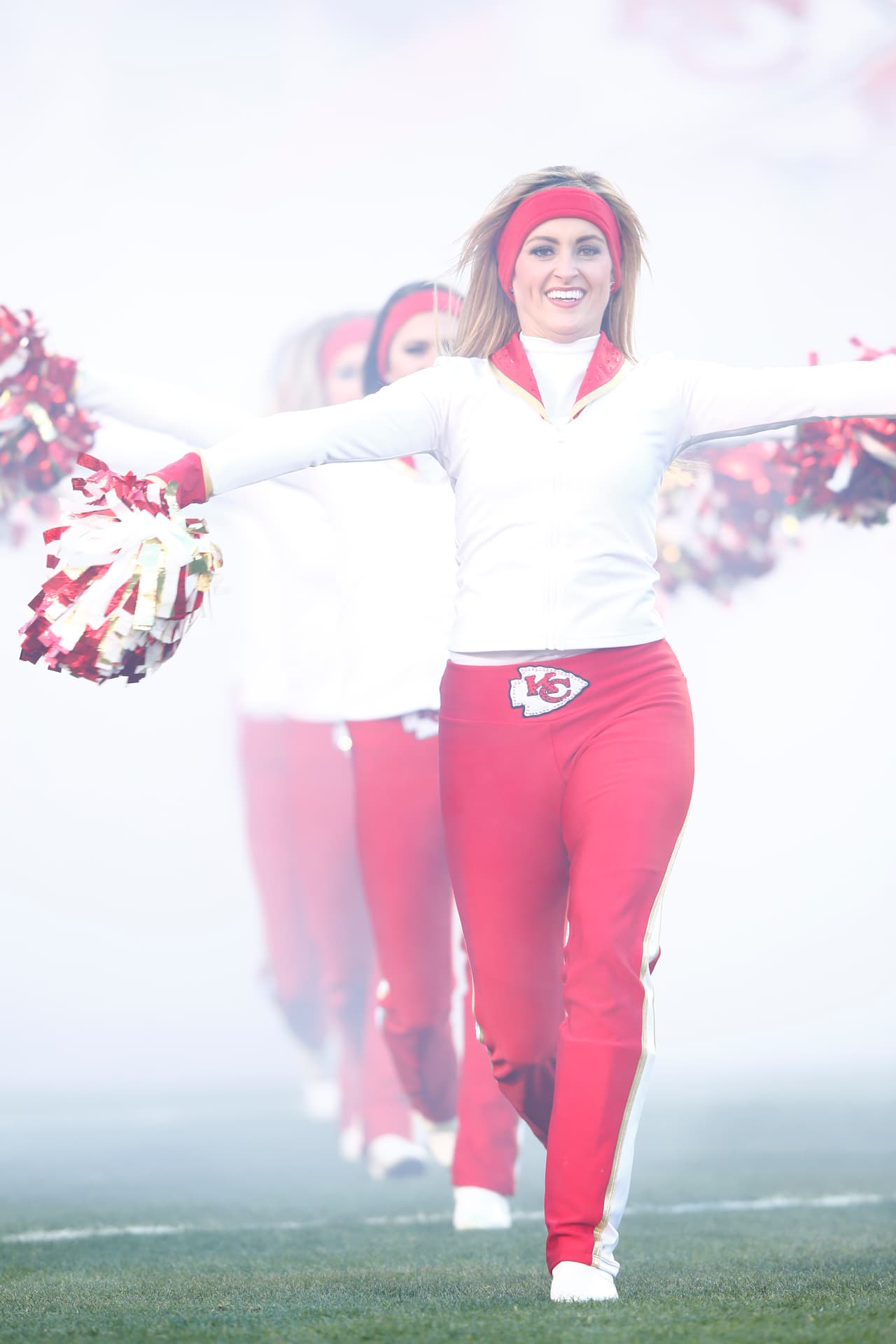 ¿Que tal con esta porrista de KC? una hermosura que irá a Hawaii, ella es Hayley.