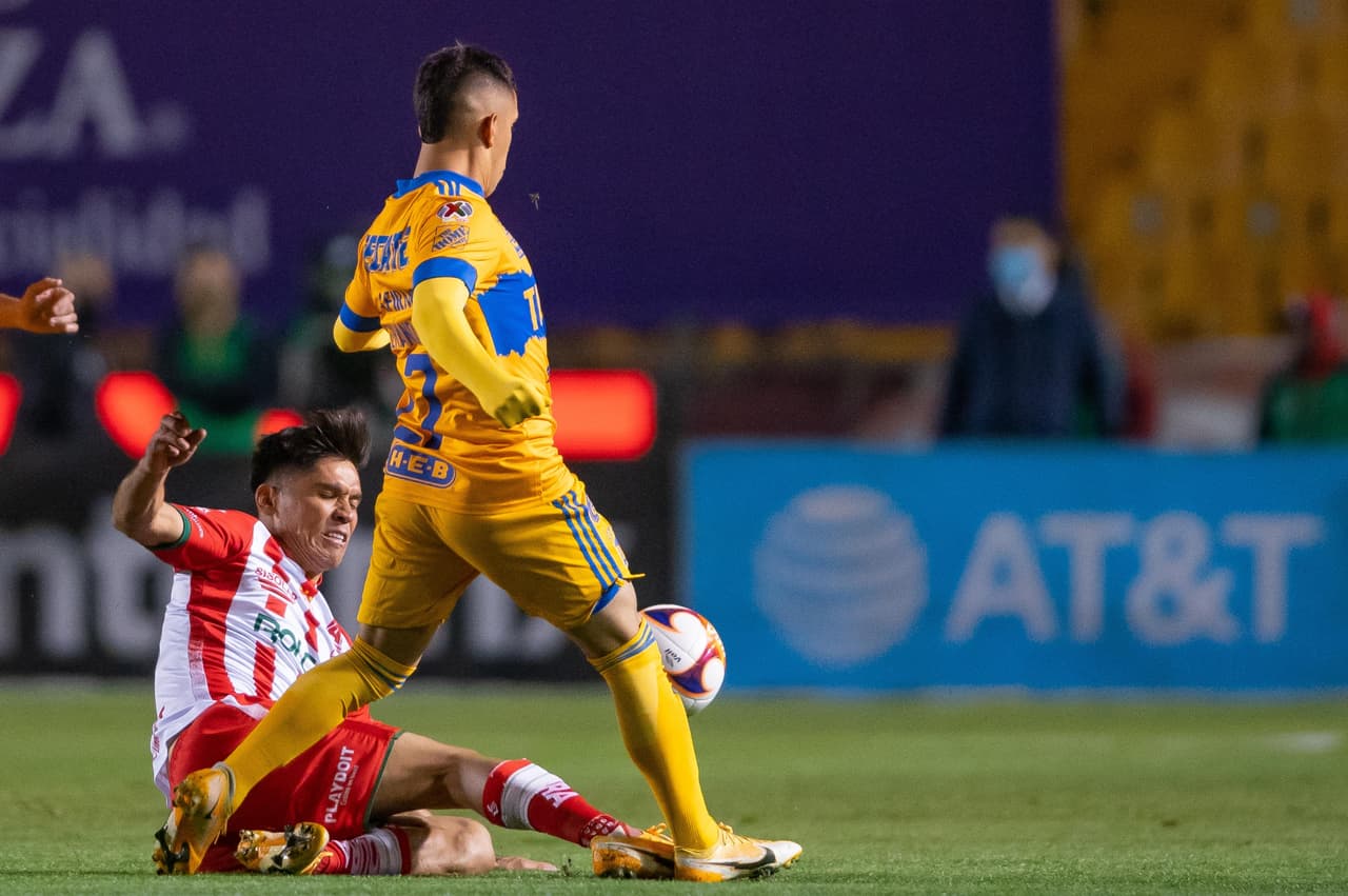 Tigres decide guardar jugadores para el Mundial de Clubes y terminan empatando 1-1 en casa frente al Necaxa.