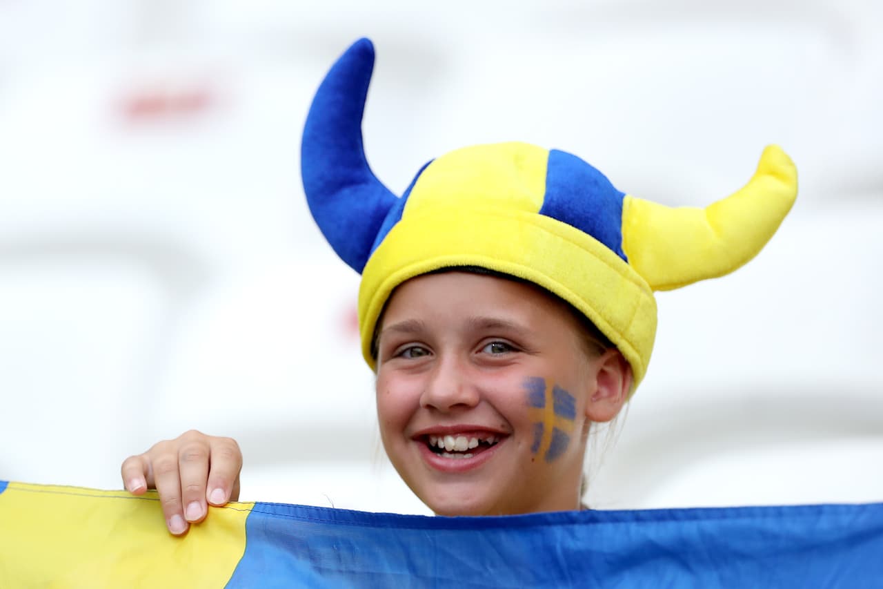 Después de la fiesta que montaron los fa´naticos de Estados Unidos, el turno este miércoles fue para los holandeses quienes fueron mayoría en el Stade de Lyon para el juego de Semifinales del Mundial Femenino ante Suecia.
