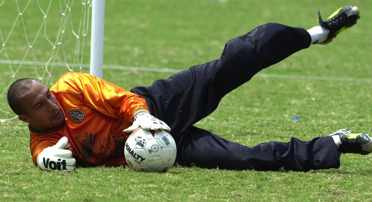 Fue el arquero titular con México en el subcampeonato de la Copa América de 2001 en Colombia, la que ha sido hasta ahora la última de las mejores presentaciones del país en el torneo.
