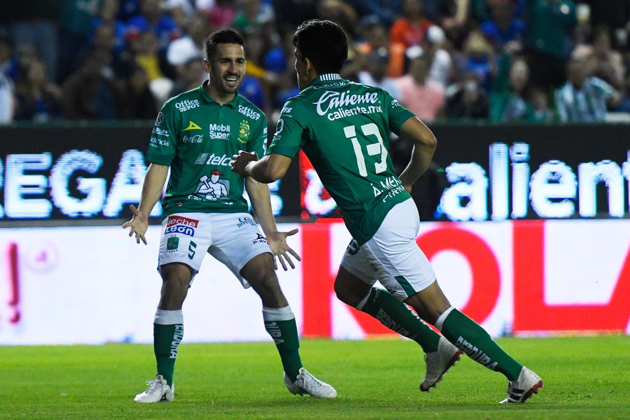 El cobro de Ángel Mena (13) se convirtió en el 1-0 a favor de los locales al minuto 19, cumpliendo con la 'Ley del ex'.