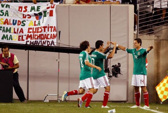 El 'Chicharito' rescató a una Selección Emxicana que dio su peor exhibición y que sufriuó mucho más de lo esperado ante Guatemala.