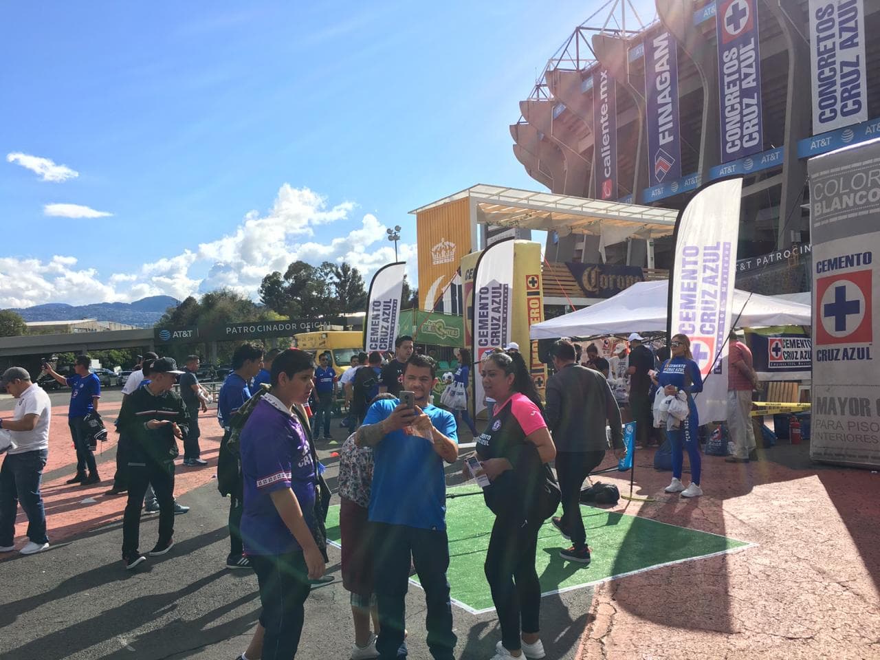 Llega la tarde en coapa y el Cruz Azul se prepara en el Azteca para jugar frente al Morelia.
