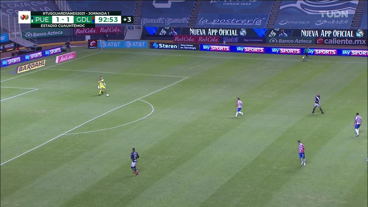 ¡TIRO ATAJADO! disparo por Ernesto Vega.