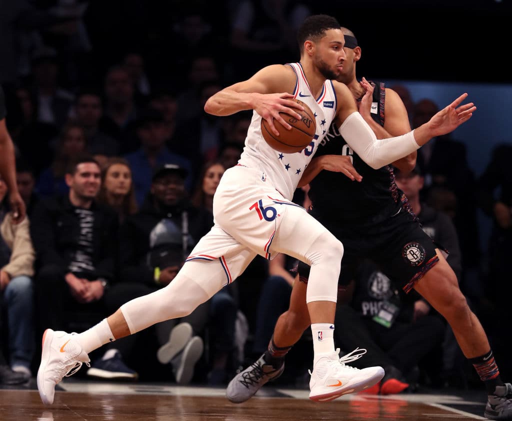 El aporte de Simmons esta noche no solo se tradujo con sus 31 puntos sino también con un par de robos y tres bloqueos, que le ayudaron a tener un +11, es decir, mientras él estuvo en cancha los 76ers anotaron más puntos de los que recibieron.