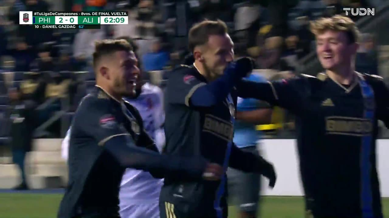¡Gol que vale el pase! Gazdag de penalti hace el 2-0 para Philadelphia