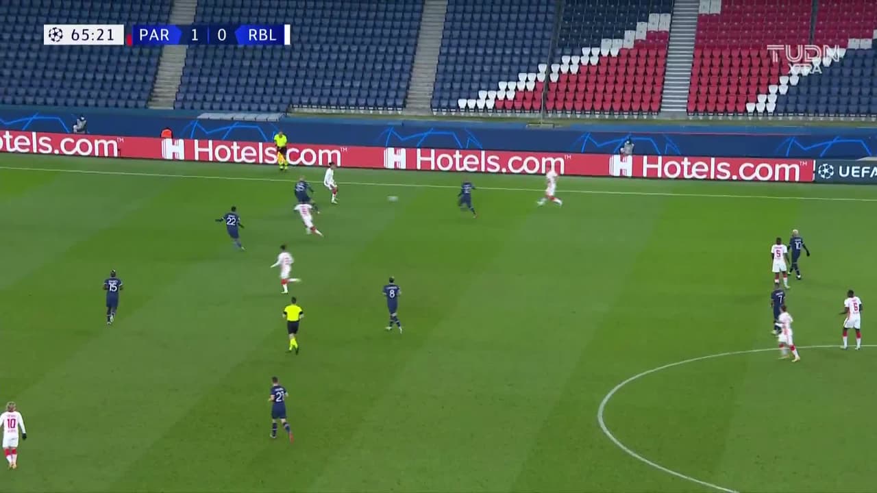 ¡TIRO ATAJADO! disparo por Emil Forsberg.