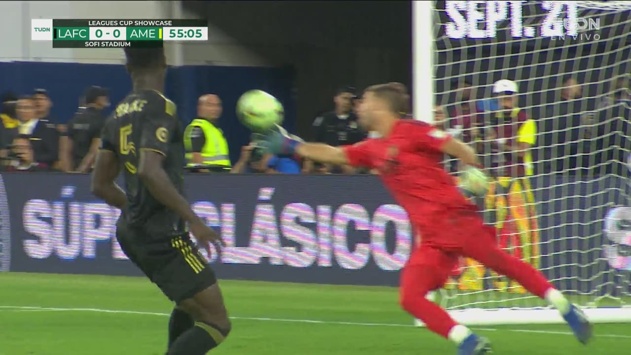 ¡Espectacular! McCarthy se luce con la atajada ante Román Martínez