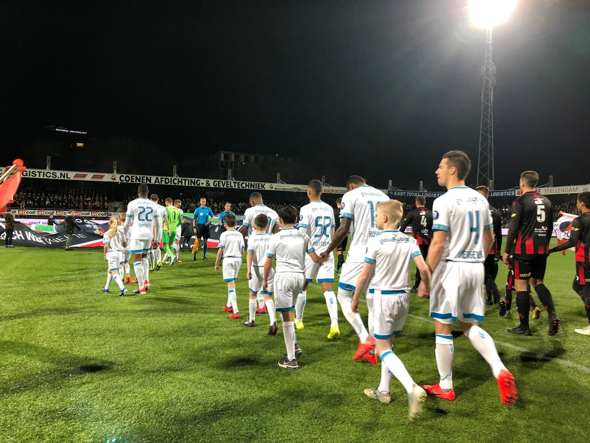 El Excelsior no pudo ofrecer resistencia a pesar que llegó al juego contra el PSV precedido de tres victorias consecutivas como local.