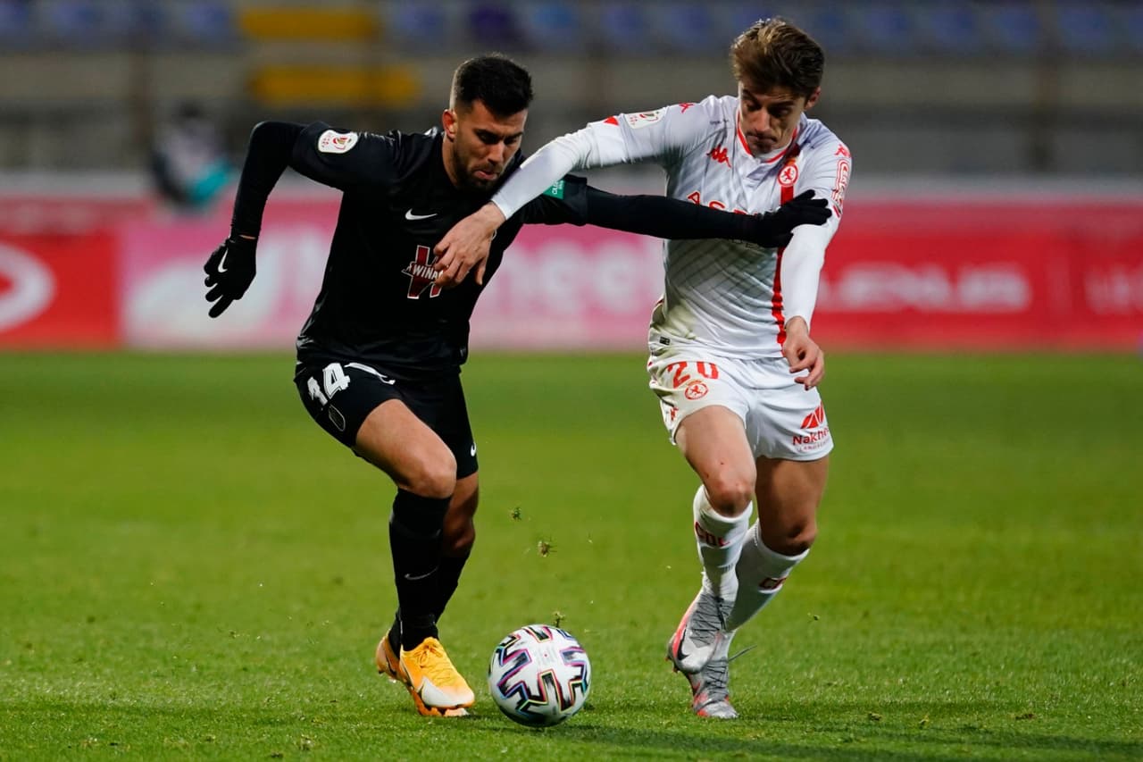 Granada consiguió su pase venciendo 1-2 al Cultural Leonesa en tiempos extra.