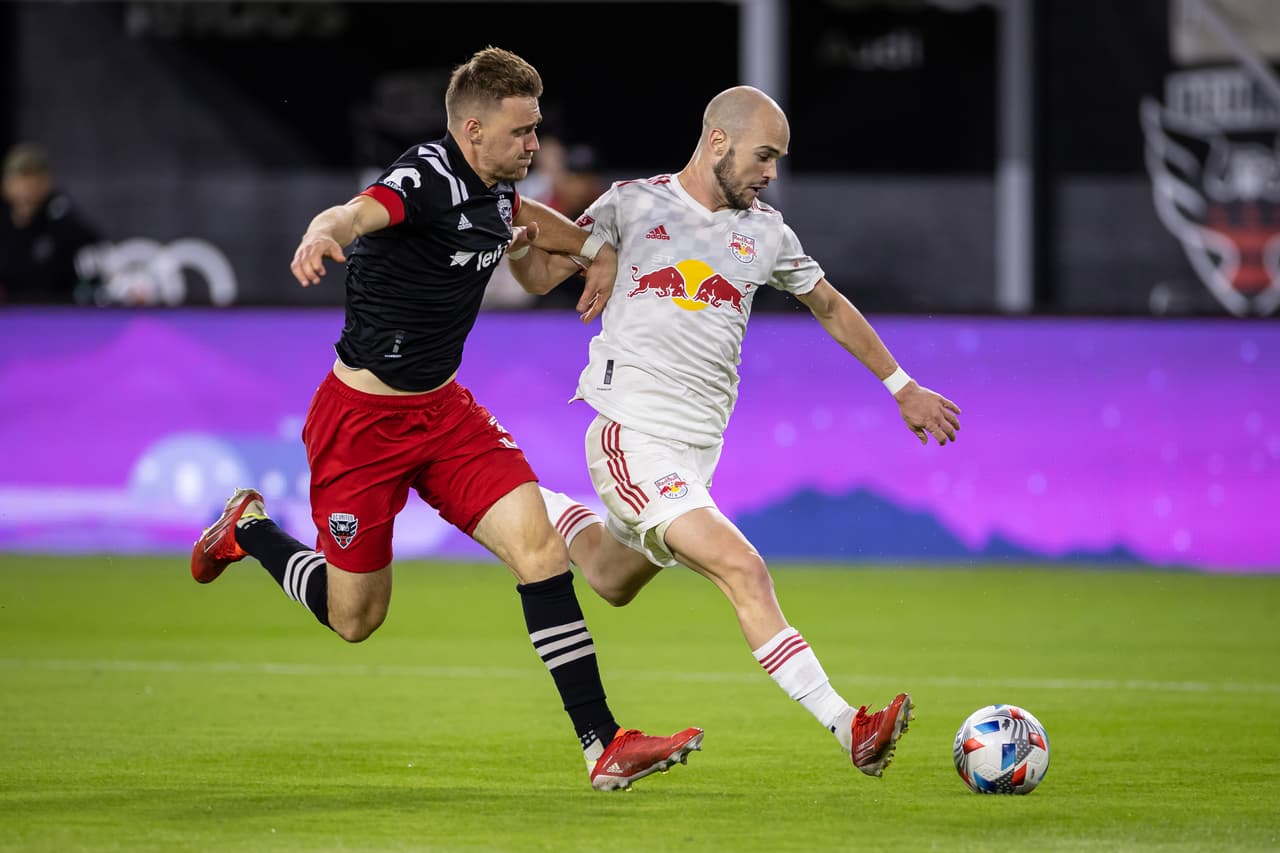 Este partido cortó una larga racha de partidos como invicto en la temporada regular.
<br>