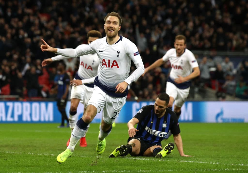 Con gol del delantero danés Christian Eriksen el Tottenham Hotspur superó 1-0 en Wembley Stadium al Inter de Milán y se trepa al segundo puesto del Grupo B, dejando contra las cuerdas a los italianos.
