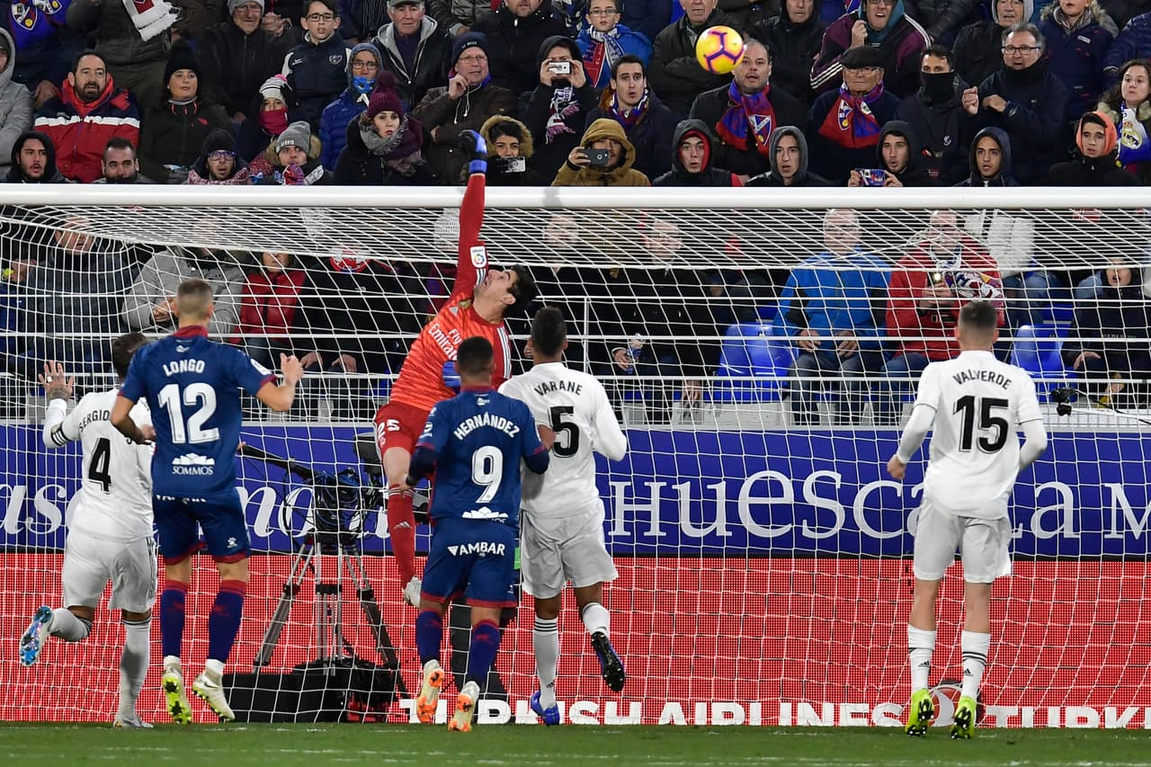 <b>Thibaut Courtois (Real Madrid</b>). El guardameta belga del Real Madrid salvó a su equipo de salir con daños de su partido contra el Huesca.