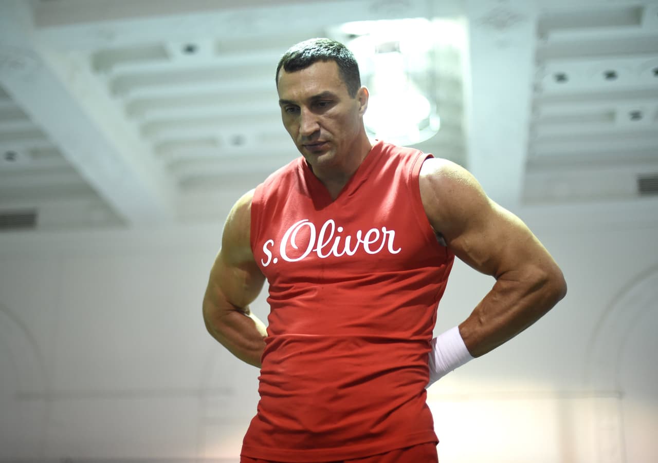 Wladimir Klitschko aplaza su defensa ante Tyson Fury por una lesión