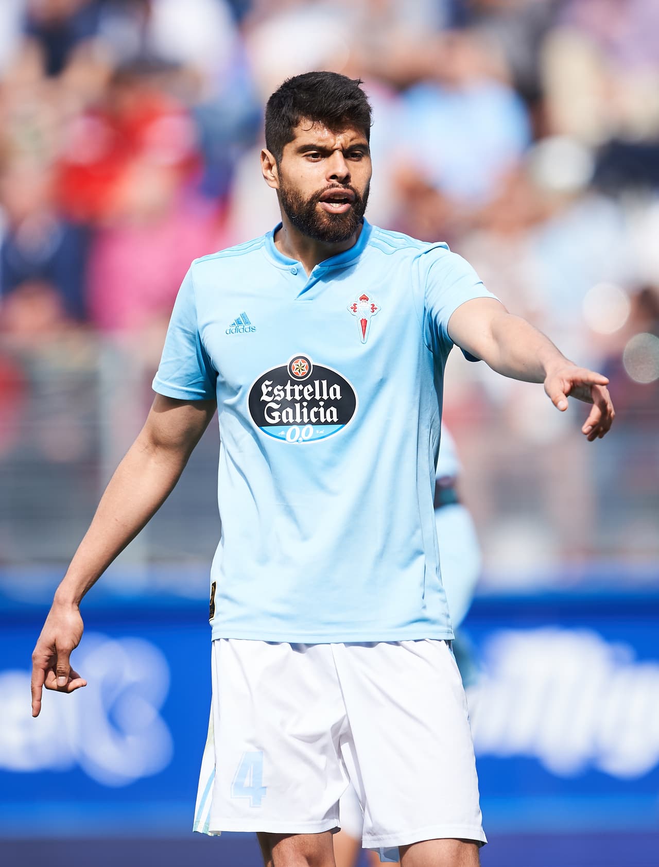 Néstor Araújo: el Celta llega de caer por 1-0 con el Eibar, partido en el que el defensor volvió a ser inicialista. No son buenos momentos para los gallegos, que solo tienen dos puntos por encima de la zona de descenso así que el domingo deben ganarle al Real Betis.