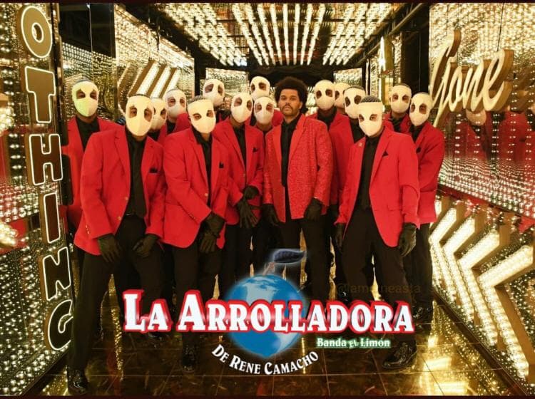 The Weeknd no se salva de los memes y las redes sociales se saturan con burlas hacia el artista canadiense.