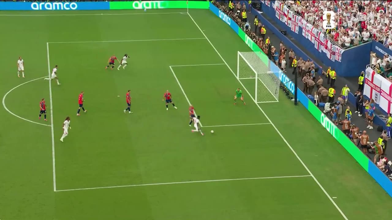 ¡Enferma y doble atajada de Nyland que mantiene con vida a Noruega!