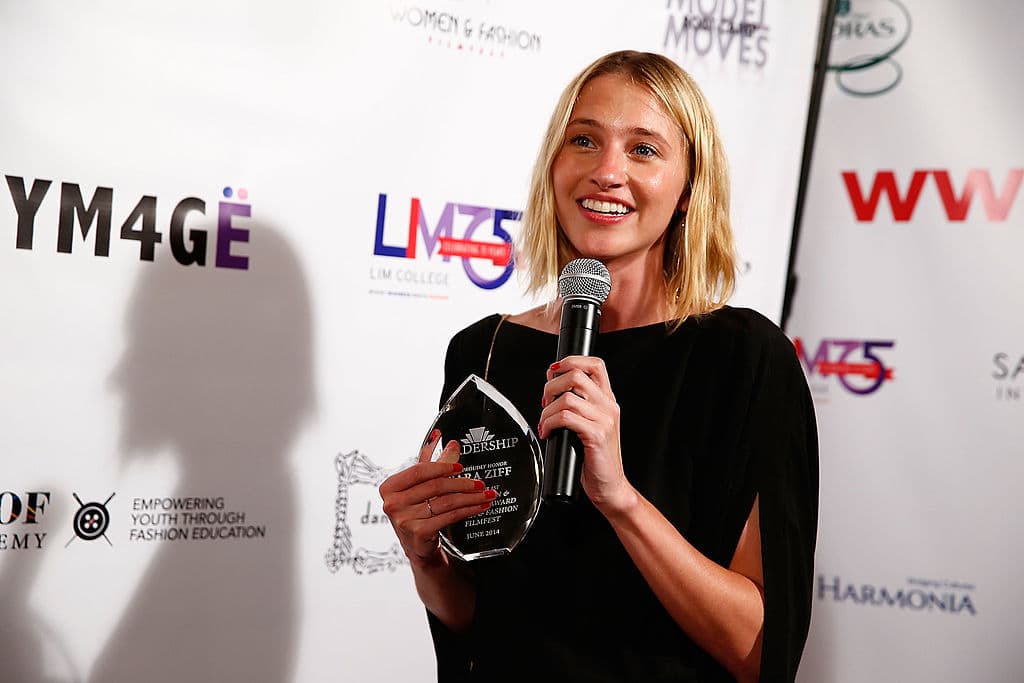 “Es posible que haya habido demandas y acuerdos, y en ocasiones regulación voluntaria, pero aún no hemos visto cambios estructurales significativos”, concluyó.