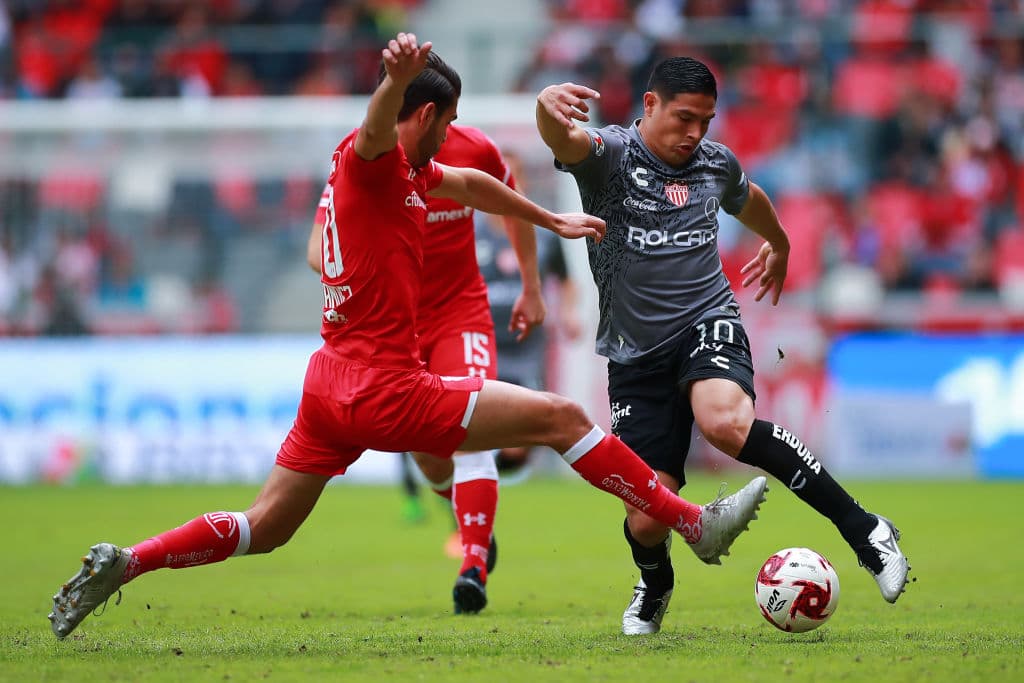 En un partido de volteretas, el Necaxa derrota a domicilio al Toluca 2-3 en un juego entretenido con gol de penal de Mauro Quiroga en el tiempo agregado.